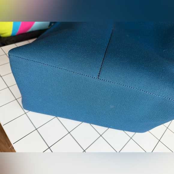 Sapphire Rothy’s Bucket Bag - Picture 8 of 8